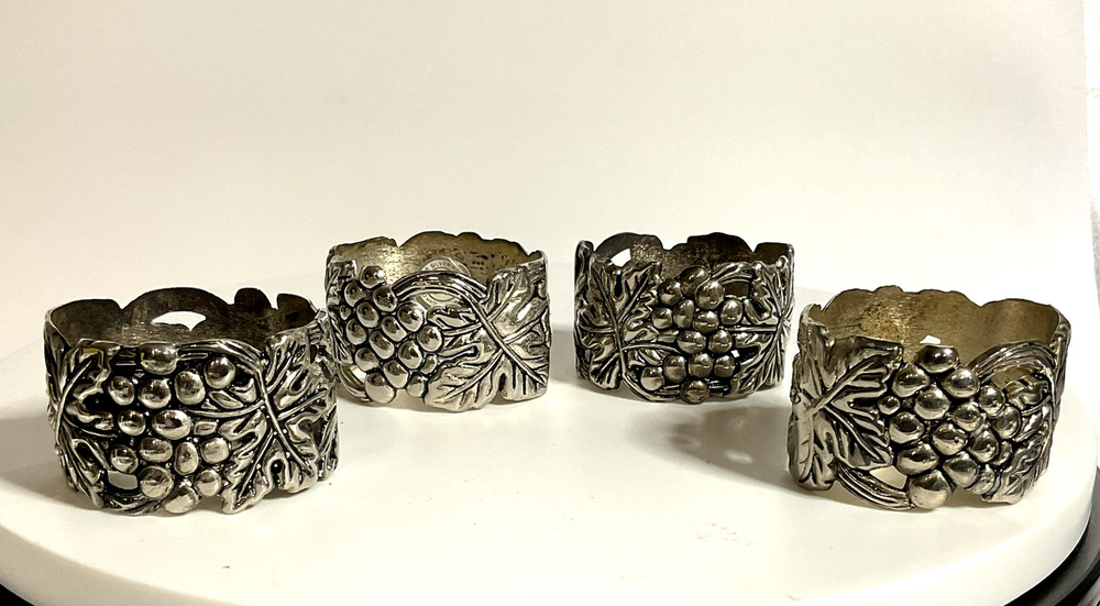 Godinger Silver Art Grapevine Napkin Rings Set of 4 Silver Plated Grape Leaf